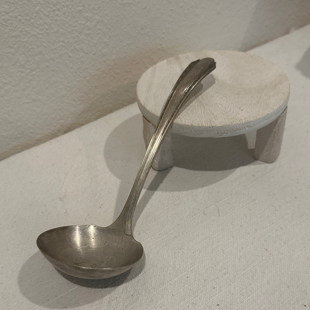 WM A ROGERS A1 Plus ONEIDA LTD 2nd Small Serving spoon